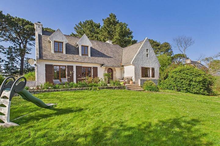 Maison pour 10 personnes, avec jardin et terrasse à Louannec