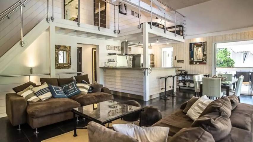 Appartement de vacances pour 11 personnes, avec Terrasse ainsi que Jardin et Piscine