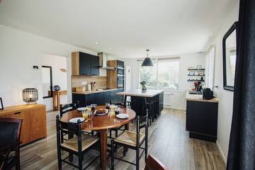 Gîte pour 6 personnes, avec balcon et jardin, animaux acceptés à Urville-Nacqueville