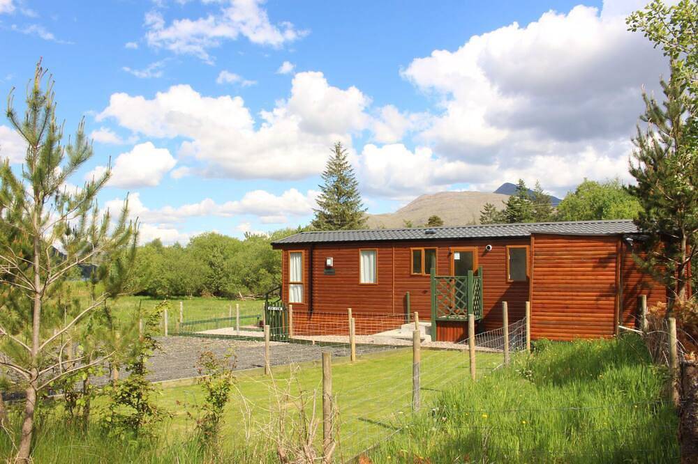 Luxus-Kabine am Ufer des Loch Etive, ruhigen, privaten Garten und Terrasse in Argyll & Bute
