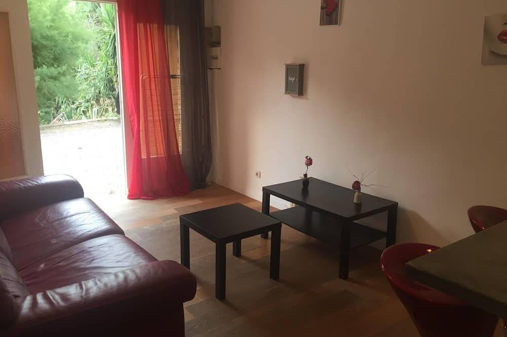 Apartamento entero, Charming apartment for 3P, 5 minutes' walk from the sea and village center in Erbalunga, Brando