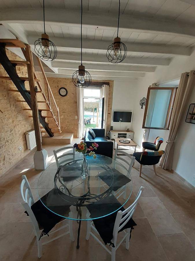 Location de vacances pour 4 personnes, avec jardin, adapté aux familles à Lavercantière - 3