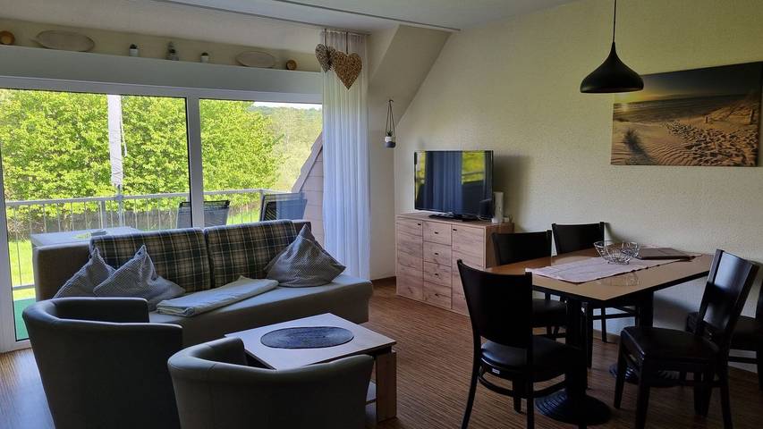 Ganze Wohnung, Ferienwohnung 52 – Idyllisches Apartment für 5 mit zwei Schlafbereichen & Wlan in Buschvitz, Bergen auf Rügen und Umgebung