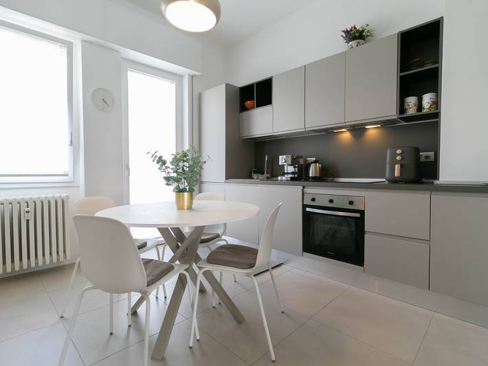 Ferienwohnung für 4 Personen, mit Balkon und Terrasse sowie Ausblick in Lecco