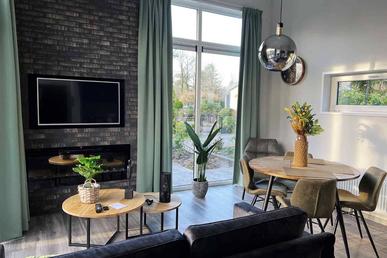Tiny House voor 4 personen op vakantiepark de Rimboe in Hoenderloo op de Veluwe. in Veluwe