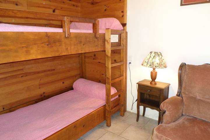 Gîte pour 5 personnes, avec jardin à Sénéchas - 4