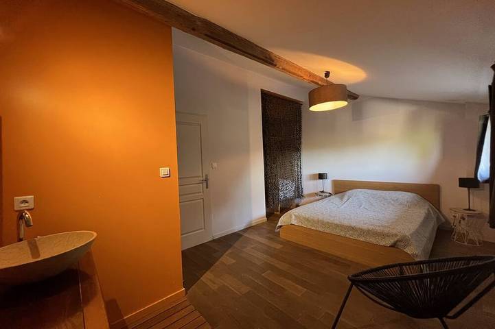 Location de vacances pour 35 personnes, avec jacuzzi ainsi que jardin et terrasse à Labastide-d'Anjou - 2