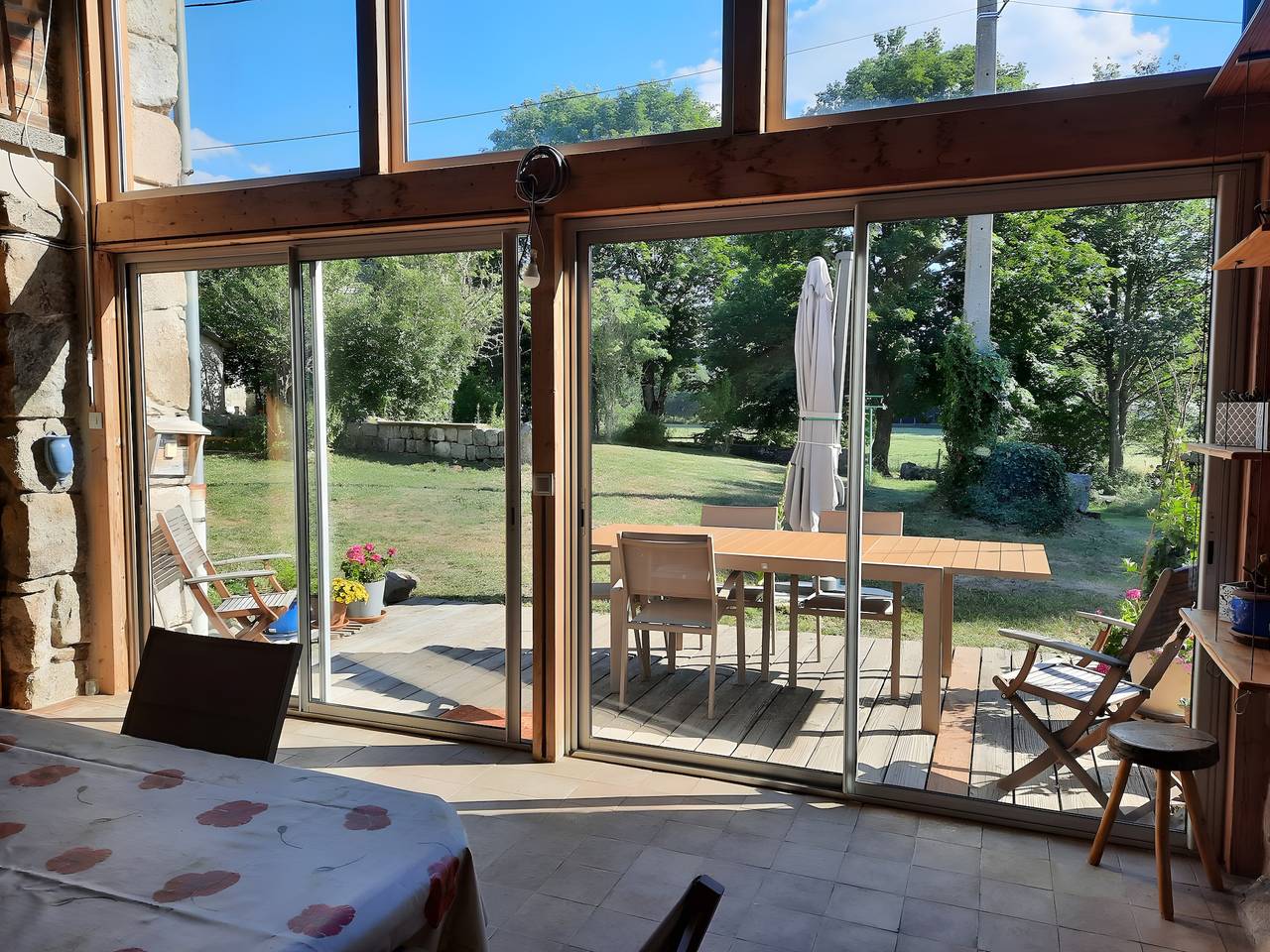 Casa de vacaciones «Gîte de Charrey» con terraza privada, jardín privado y Wi-Fi in Le Chambon-sur-Lignon, Mézenc