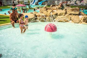 Camping für 7 Personen, mit Pool und Terrasse in Atlantikküste Frankreich