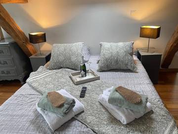 Gîte pour 2 personnes, avec sauna et jacuzzi ainsi que jardin et piscine à Cheillé