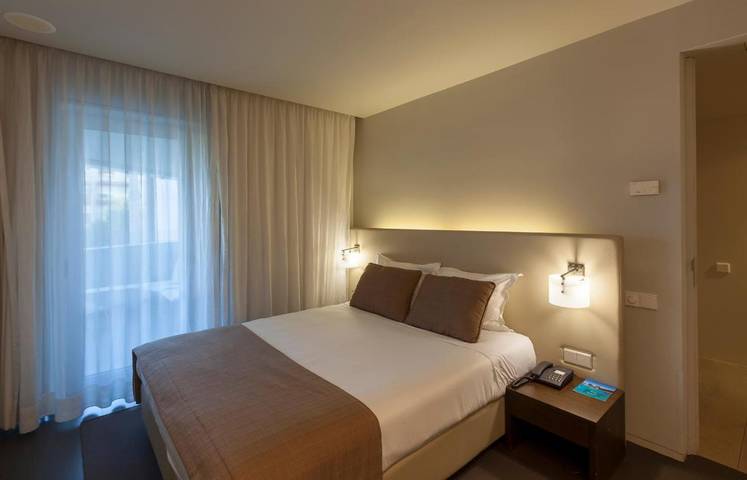 Aparthotel para 3 pessoas, com piscina infantil e jardim e ainda vista and piscina, adaptado a crianças em Península de Troia