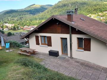 Gîte pour 4 personnes, avec jardin à Le Ménil
