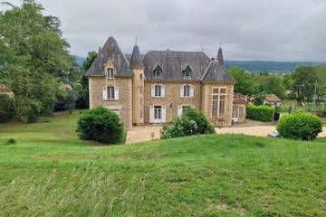 Château pour 15 personnes, avec jardin dans l' Isère