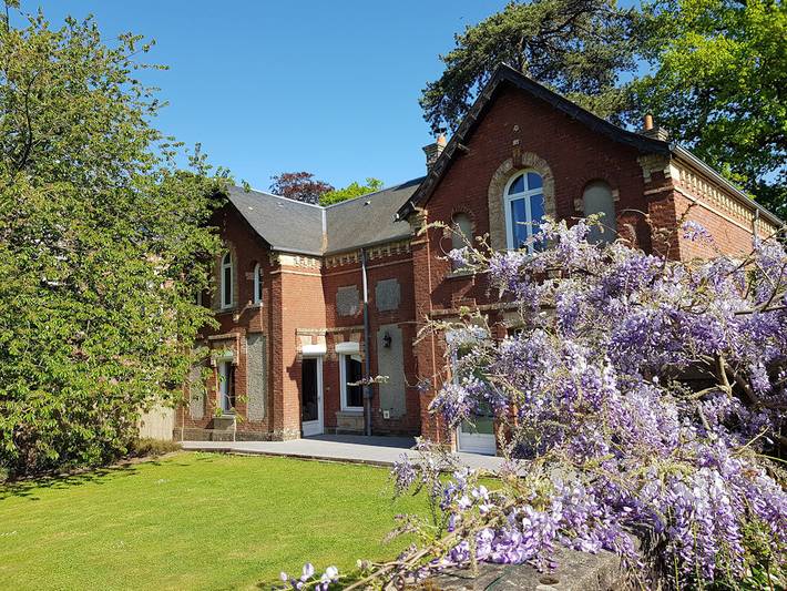 Gîte pour 20 personnes, avec terrasse et jardin, animaux acceptés