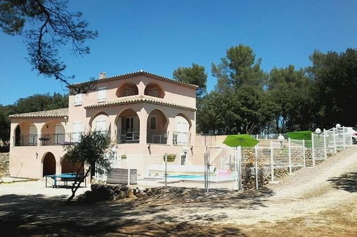 Villa pour 8 personnes, avec jardin à Vidauban