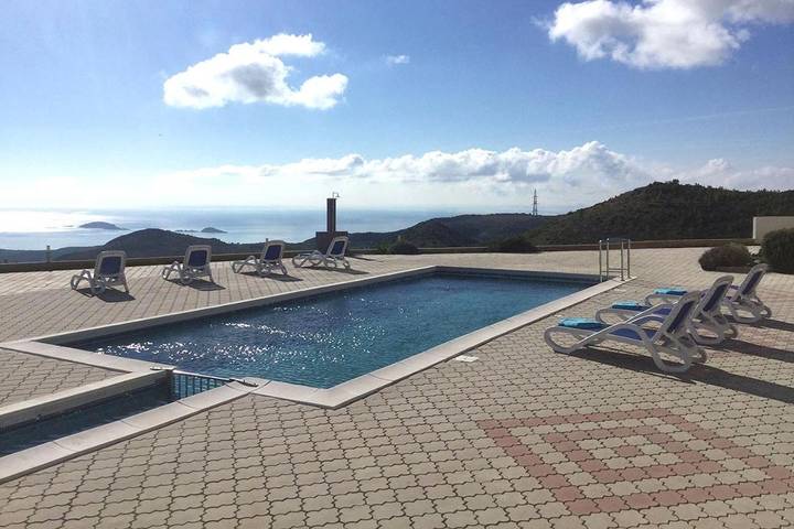Ferienwohnung für 5 Personen, mit Pool und Ausblick sowie Garten, mit Haustier in Grad Dubrovnik