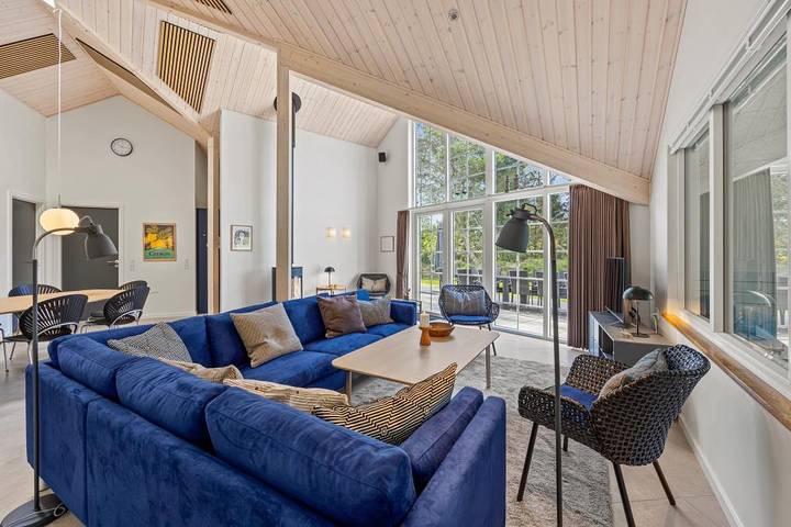 5-star holiday home with swimming pool, outdoor hot tub and steam room in Blavand, Varde Region