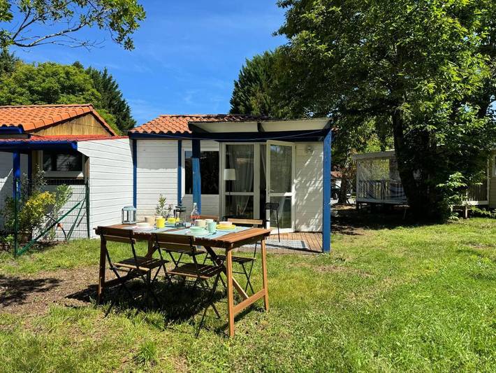 Location de vacances pour 6 personnes, avec terrasse ainsi que jardin et piscine, animaux acceptés à Herm - 4