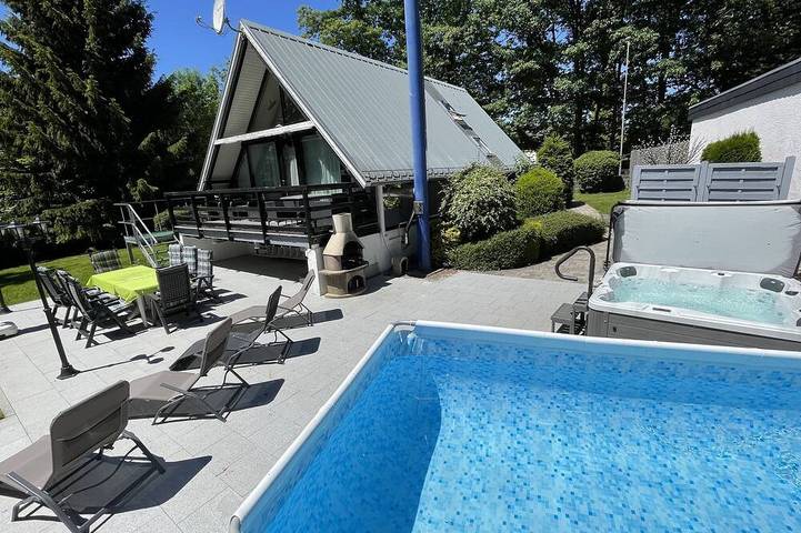 Ferienhaus für 10 Personen, mit Sauna und Whirlpool sowie Garten, mit Haustier in Rheinböllen