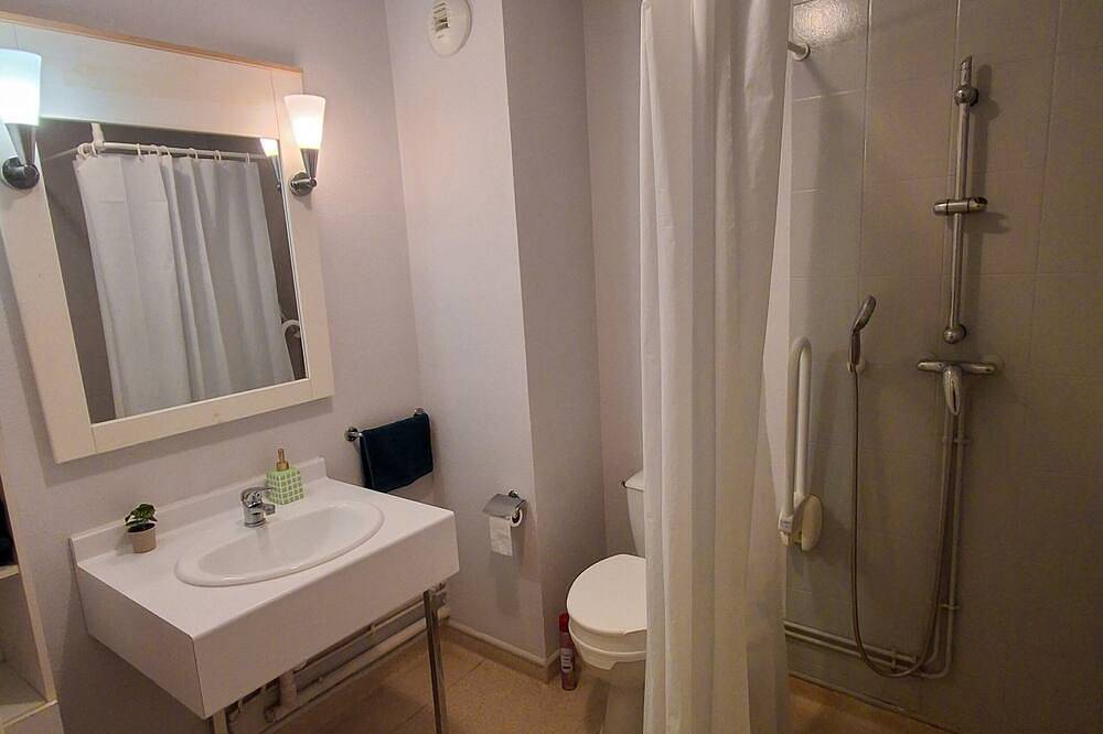 Appartement entier, Charmant appartement avec piscine in Boulleville, Région de Bernay