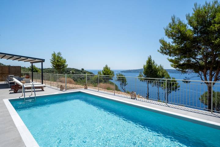 Villa voor 5 personen, met uitzicht en tuin op Paxos