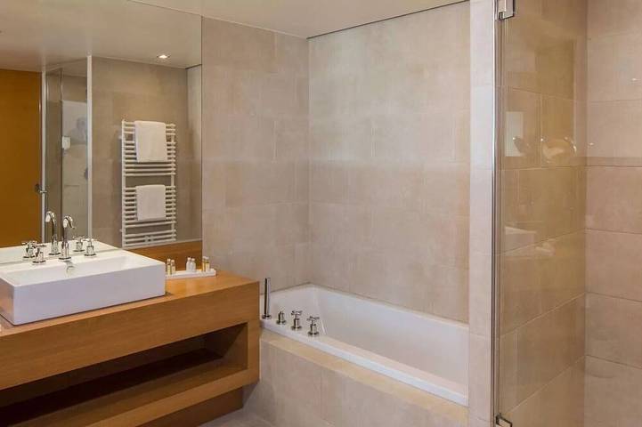 Ganze Wohnung, Whirlpool-Suite \"Amadeus\" - Ausblick - Weitblick - Golf & Wellness in Bad Waltersdorf, Steirerland