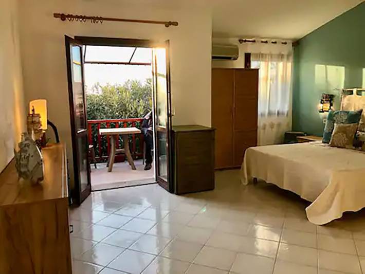 Apartamento vacacional entero, Apartamento de vacaciones para 2 personas con balcón in Isola Rossa, Trinità d'Agultu e Vignola