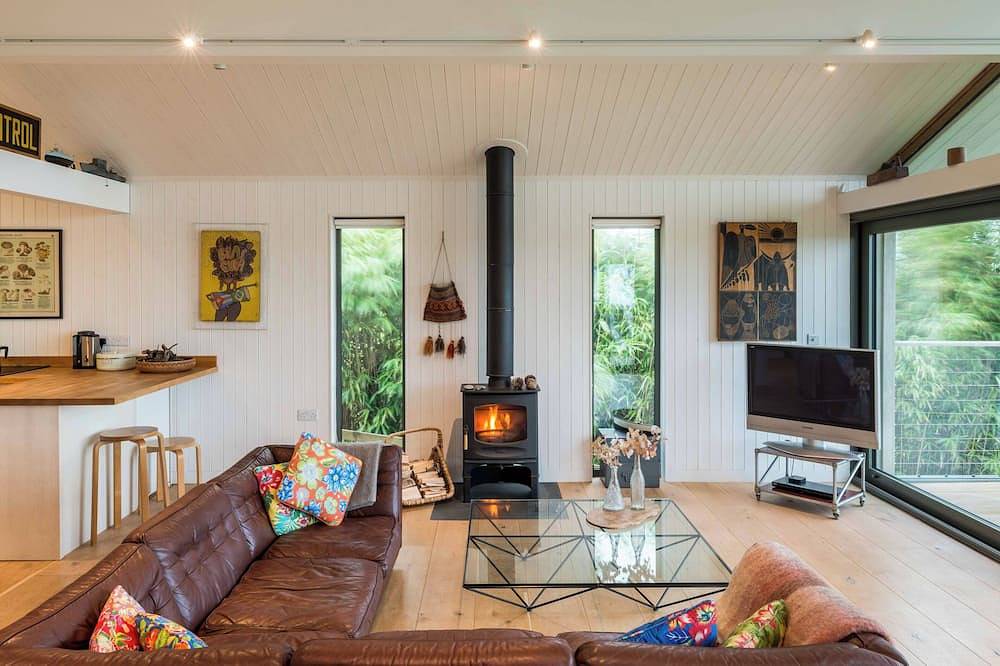 Stunning architectural designed modern eco house in Freshwater East, Pembrokeshire