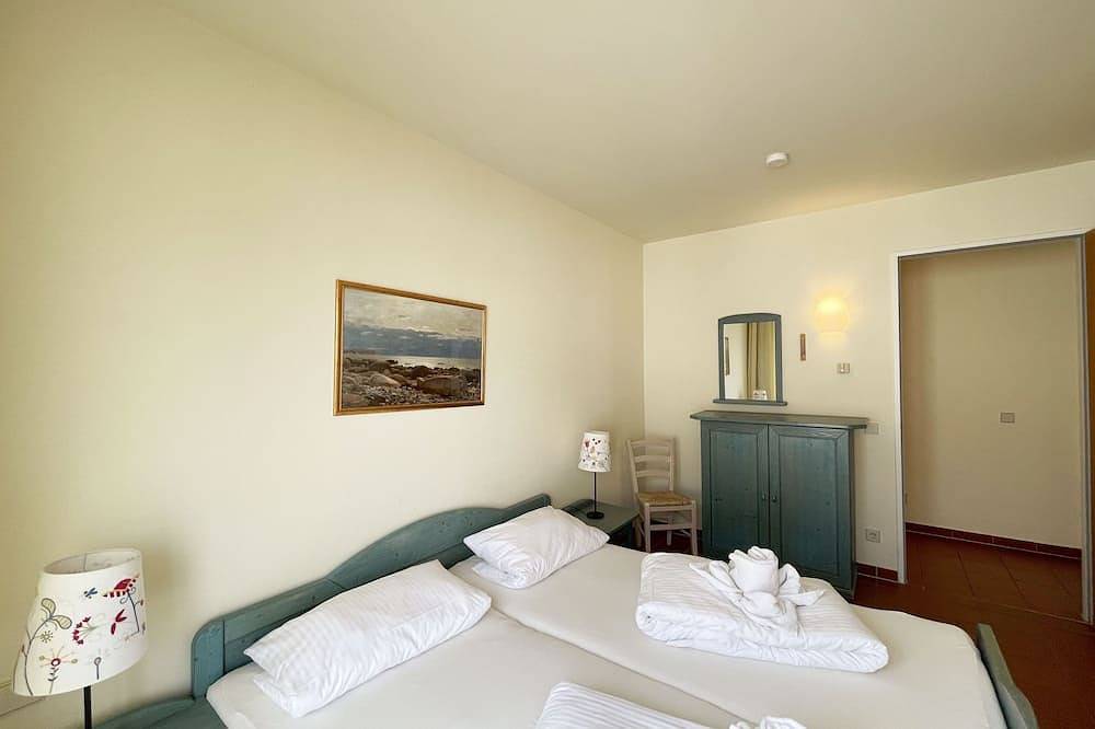 Entire apartment, Haus Undine Apt 24 with balcony -. Catering Undine in Göhren, Ruegen
