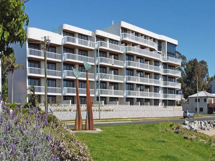 Holiday apartment for 4 people, with pool and balcony/terrace, child-friendly in Batemans Bay