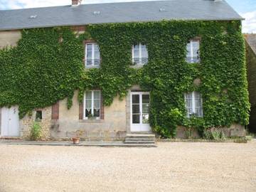 Gîte pour 6 personnes, avec jardin dans Bures