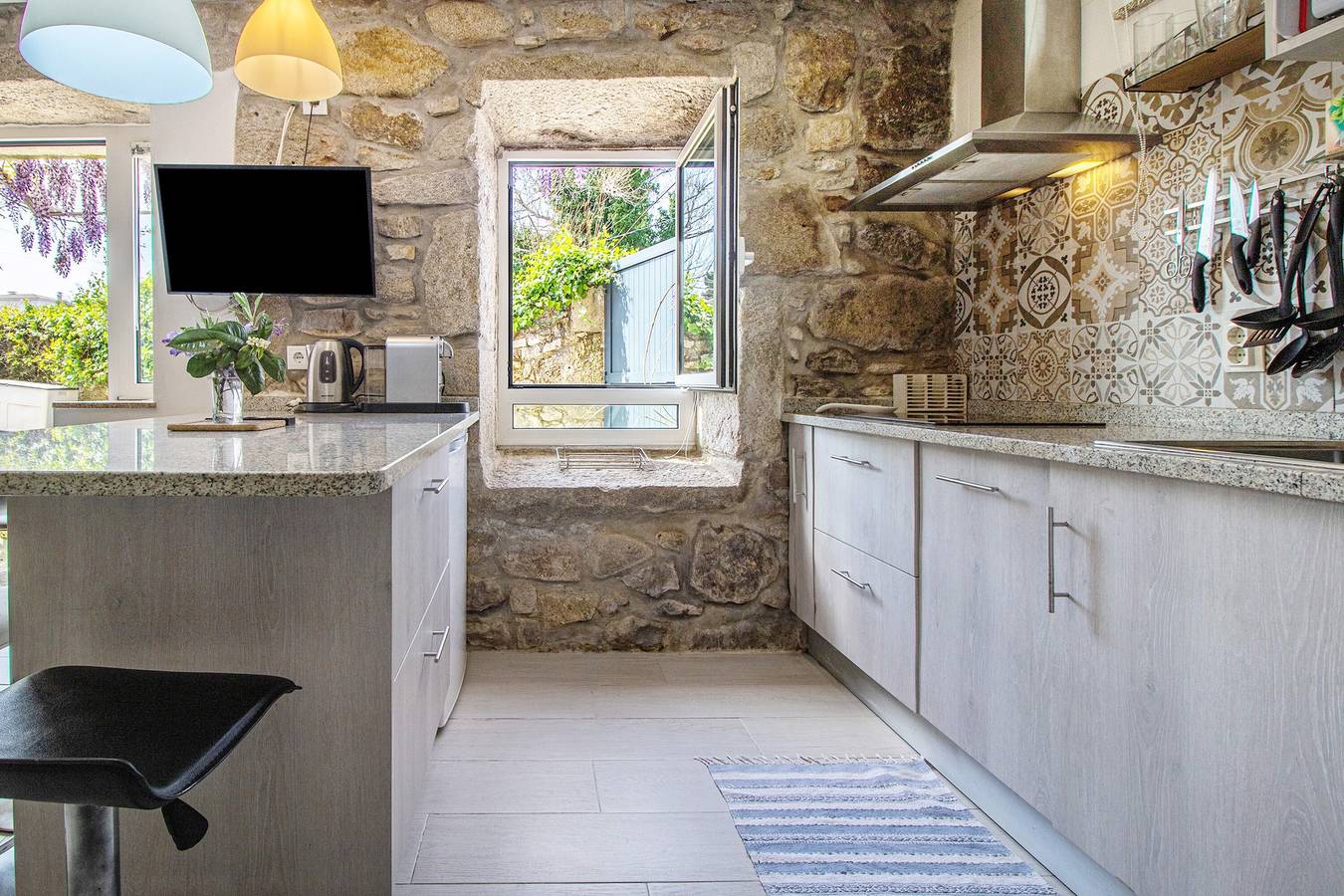 Studio Appartement 'Estúdio Azul' met uitzicht op de bergen, gedeeld zwembad en Wi-Fi, foto 10