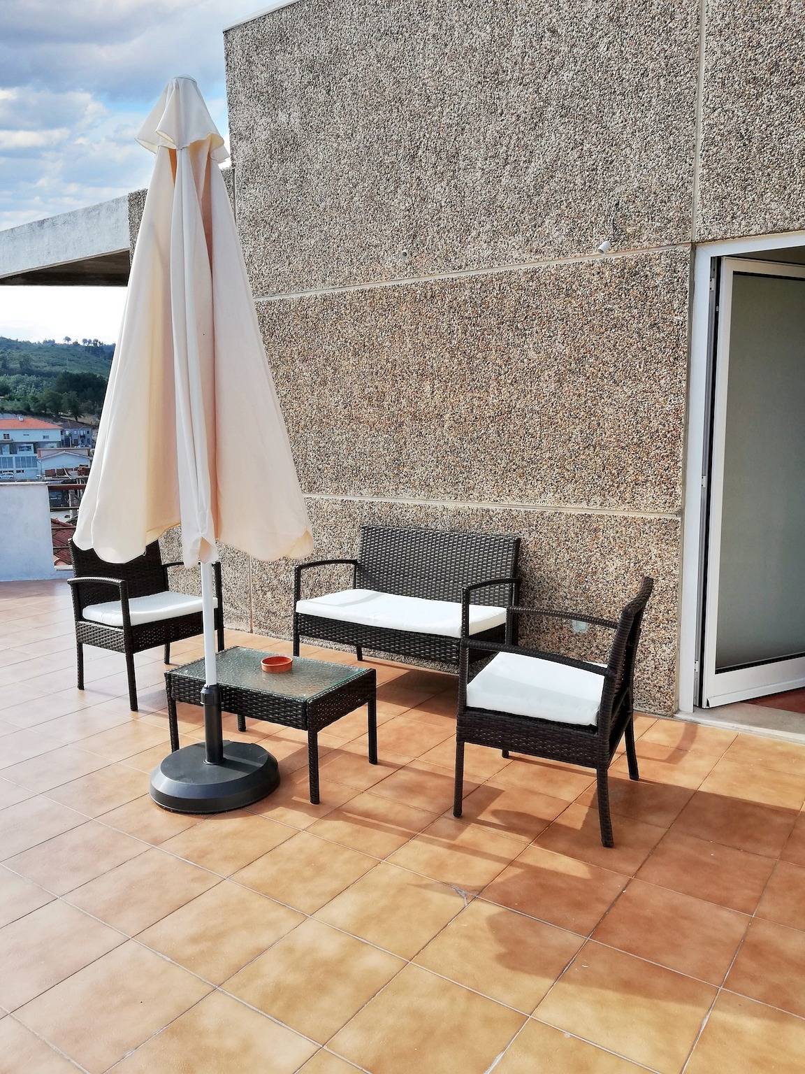 Ganze Wohnung, Wohnung mit Bergblick in Eiriz – 65 m² – Terrasse in Baião, Douro-Tal