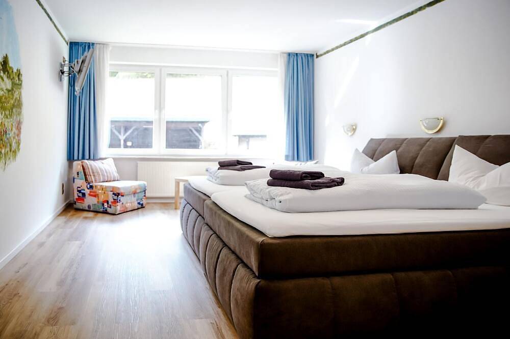 Comfortable and versatile room -perfect for relaxation, work and exchange in Züschen, Winterberg