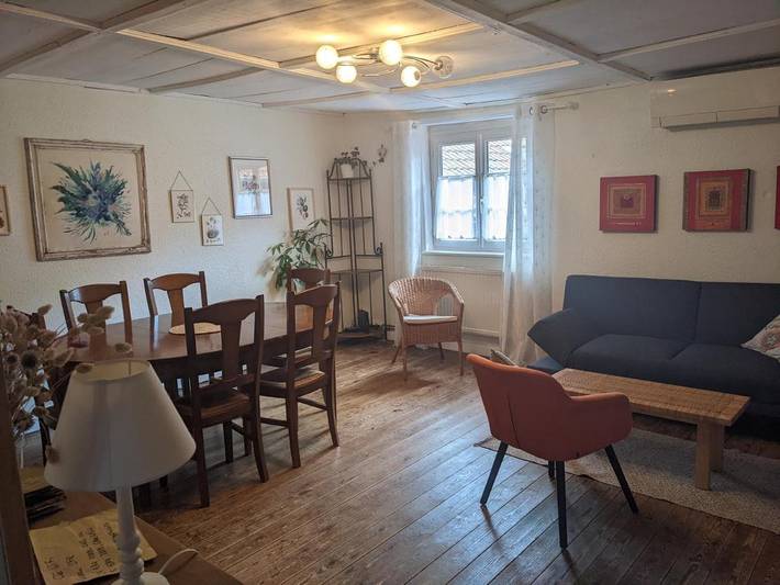 Gîte pour 7 personnes, avec terrasse et vue, animaux acceptés à Bernardvillé