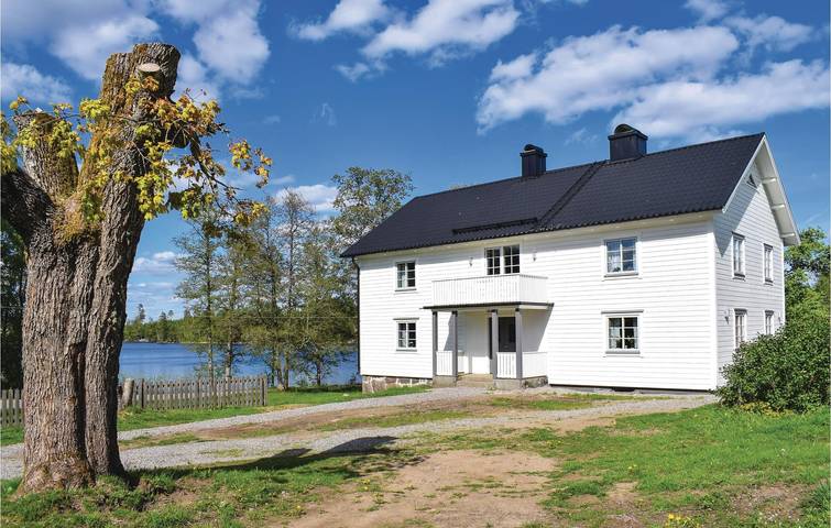 Ferienhaus für 12 Personen, mit Terrasse und Garten sowie Sauna in Lammhult