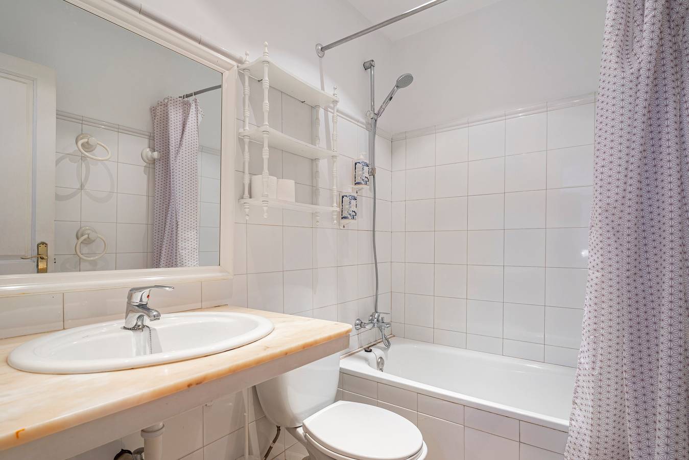 Casa Las Indianas 'Apartamento 3' con vistas a la montaña, jardín privado y Wi-Fi in Renedo de Cabuérniga, Cabuérniga