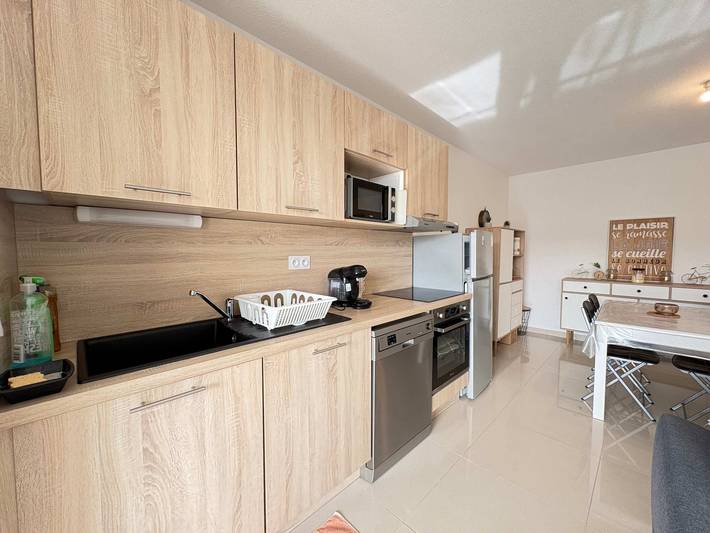 Gîte pour 4 personnes, avec balcon/terrasse, adapté aux familles dans Plage de la Farinette - 2