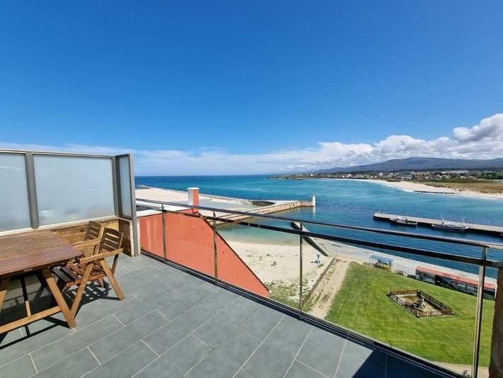 Apartamento para 4 personas, con Balcón además de Terraza y Vistas en Foz