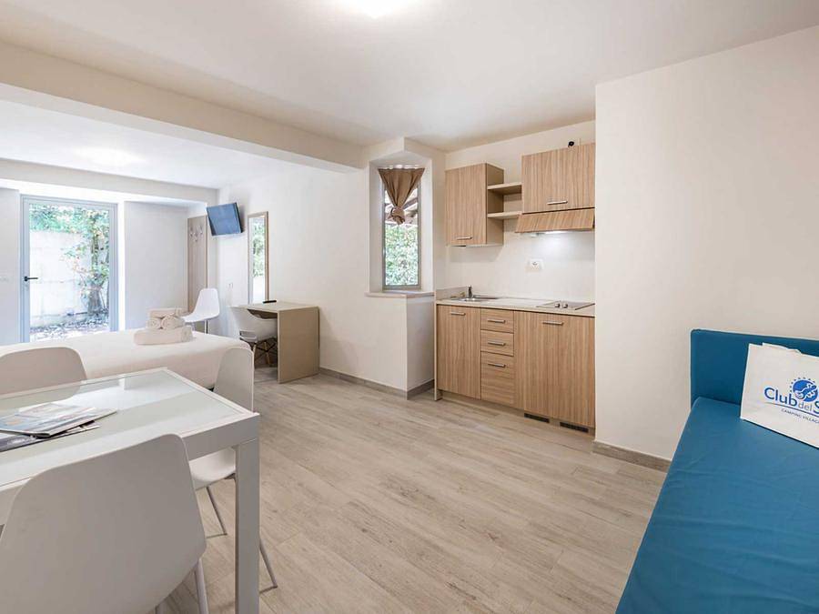 Club del Sole Desenzano Boutique Resort/ Glam - Appartamento 4 persone - Appartamento comfort in Rivoltella del Garda, Desenzano del Garda