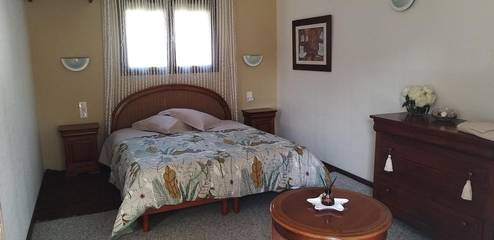 Chambre d’hôte pour 2 personnes, avec vue et jardin, animaux acceptés à Parigné-l'Évêque