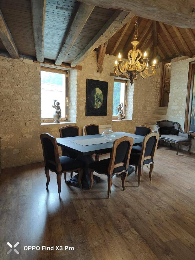 Location de vacances pour 6 personnes, avec vue ainsi que balcon et sauna à Escolives-Sainte-Camille - 3