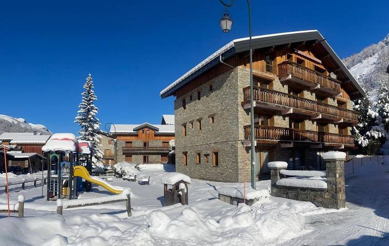 Appart’hôtel pour 6 personnes, avec Balcon et Terrasse ainsi que Jardin et Vue