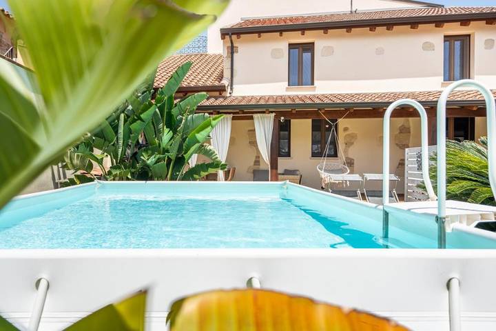 Maison d’hôte pour 2 personnes, avec piscine ainsi que jardin et vue à Assemini