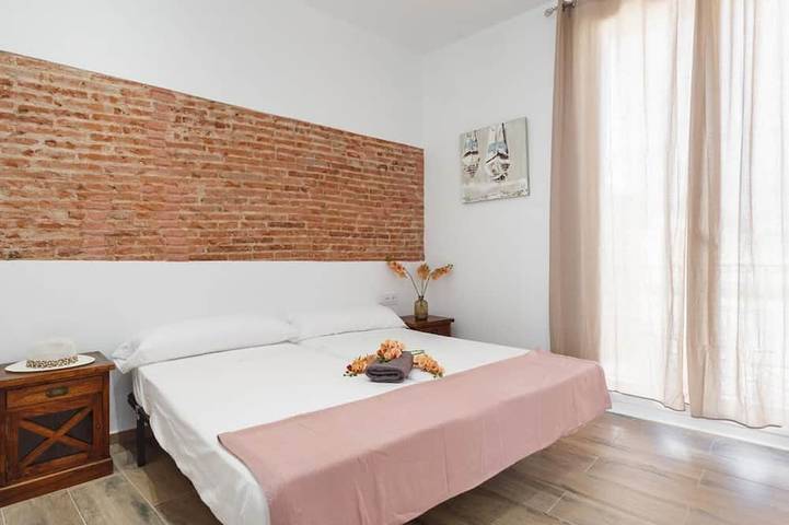 Ganze Wohnung, 20km from Barcelona and next to the beach, terrace , matarolux7 in Mataró, Costa del Maresme