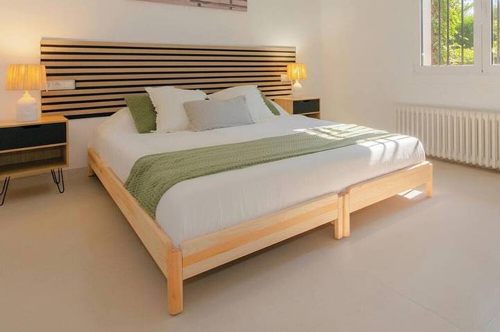 Location de vacances pour 13 personnes, avec jardin et balcon, animaux acceptés à Vall-llobrega - 2