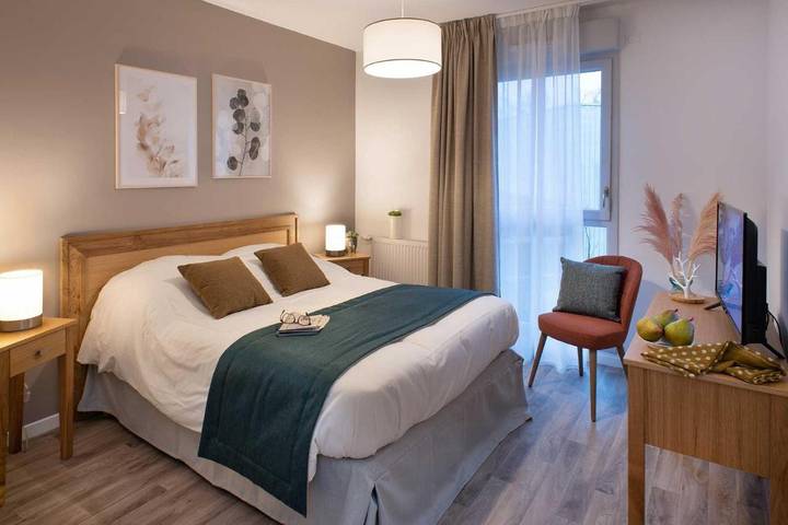Appart’hôtel pour 2 personnes, avec Balcon et Terrasse ainsi que Piscine et Sauna