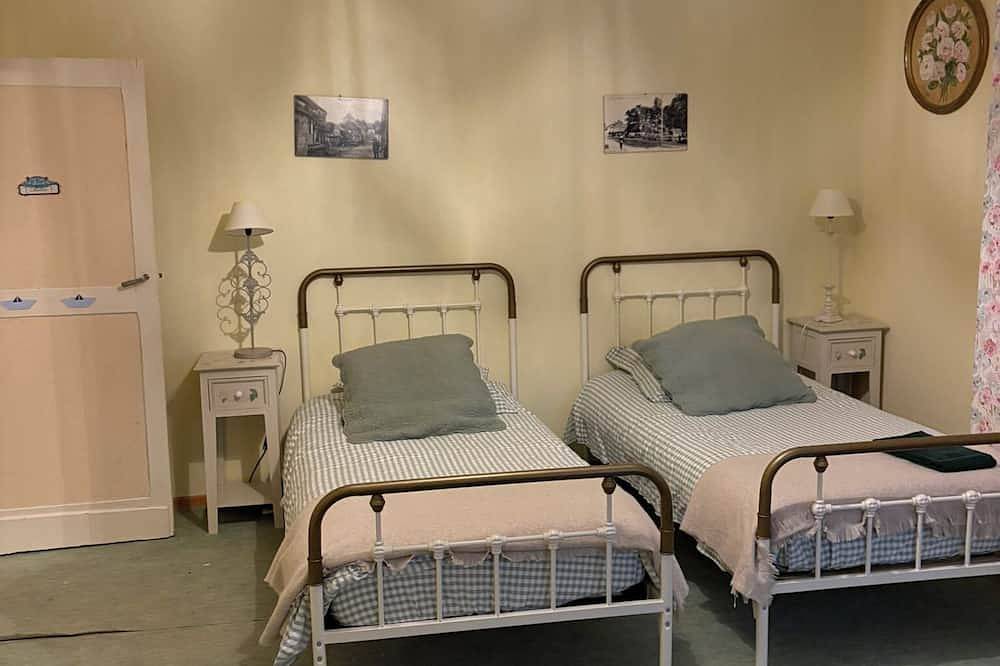 Maison de Campagne Familiale en Bourgogne in Thoisy-le-Désert, Beaune region