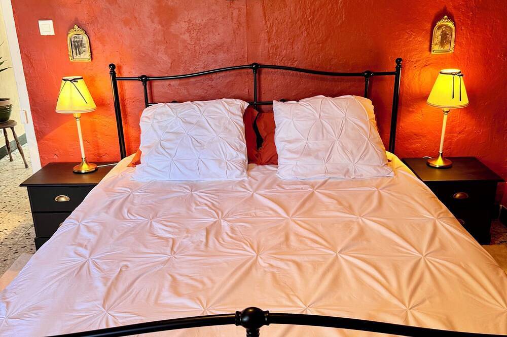 Maisonette avec jardin et vues imprenable sur l'eglise Saint Michel! in Murato, Région de Calvi