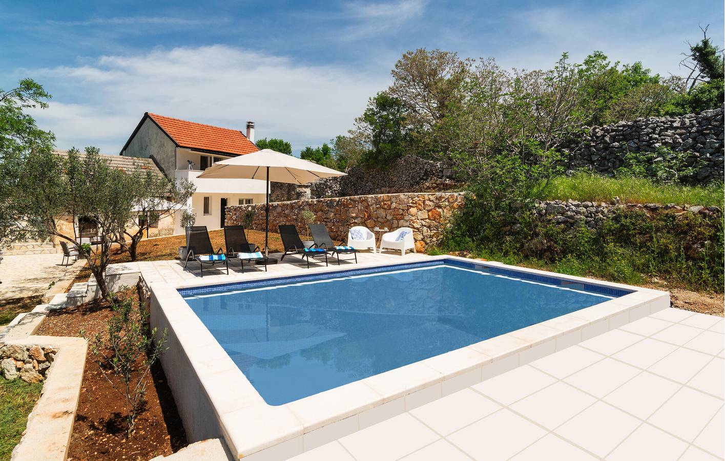 Gemütliche Wohnung mit Pool, WLAN und Klimaanlage in bester Lage in Imotski, Makarska Riviera